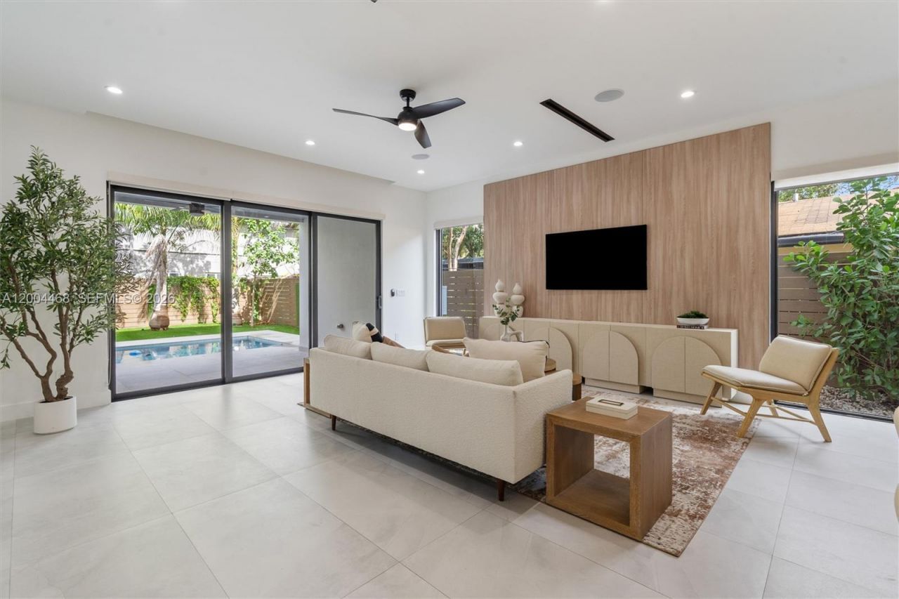609 NE 8th Ave, Unit B, Fort Lauderdale, FL 33304 Photo