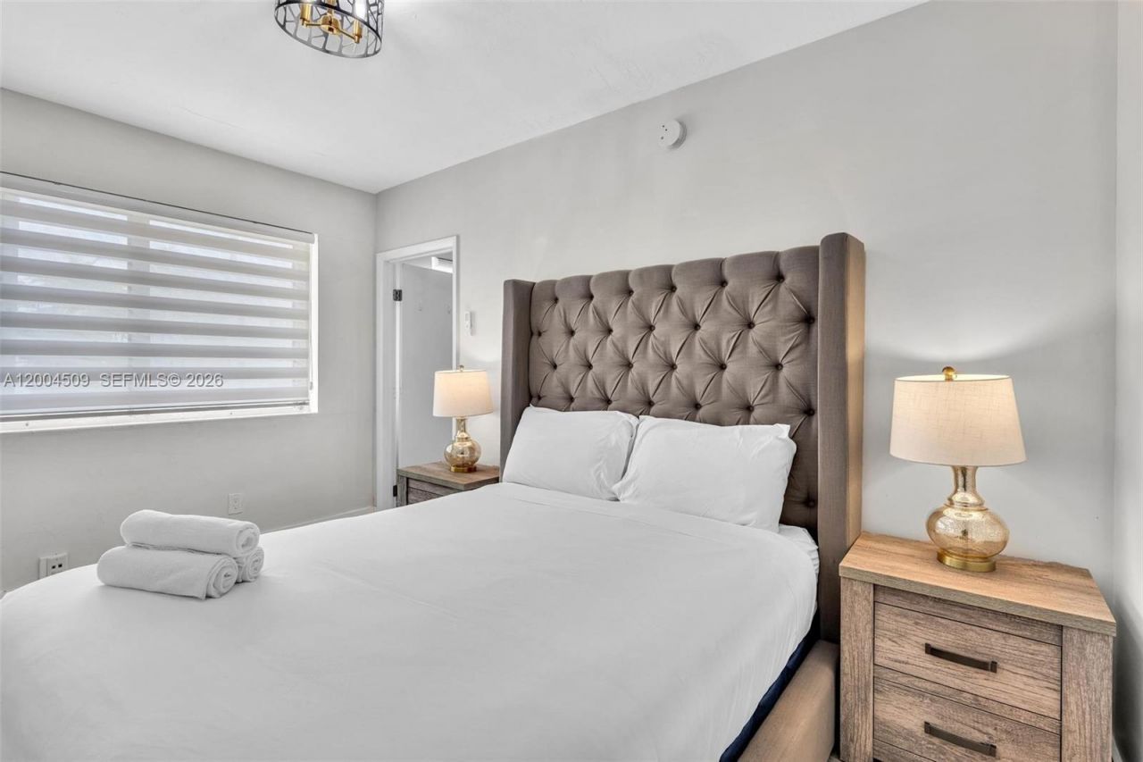 10000 E Bay Harbor Dr, Unit 18, Bay Harbor Islands, FL 33154 Photo