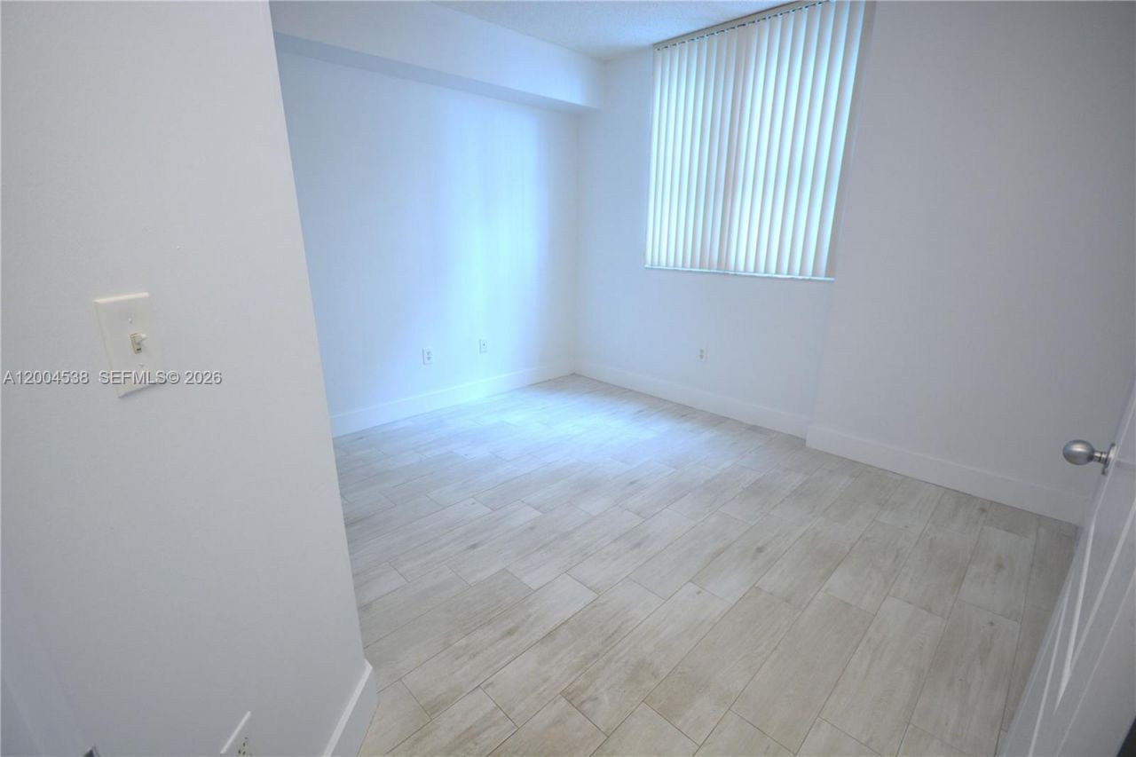 5085 NW 7th St, Unit 706, Miami, FL 33126 Photo