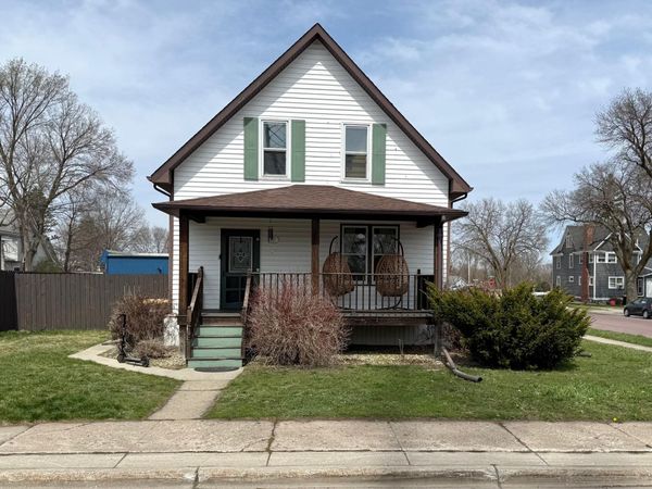 321 E 2nd Street , Redwood Falls, MN 56283