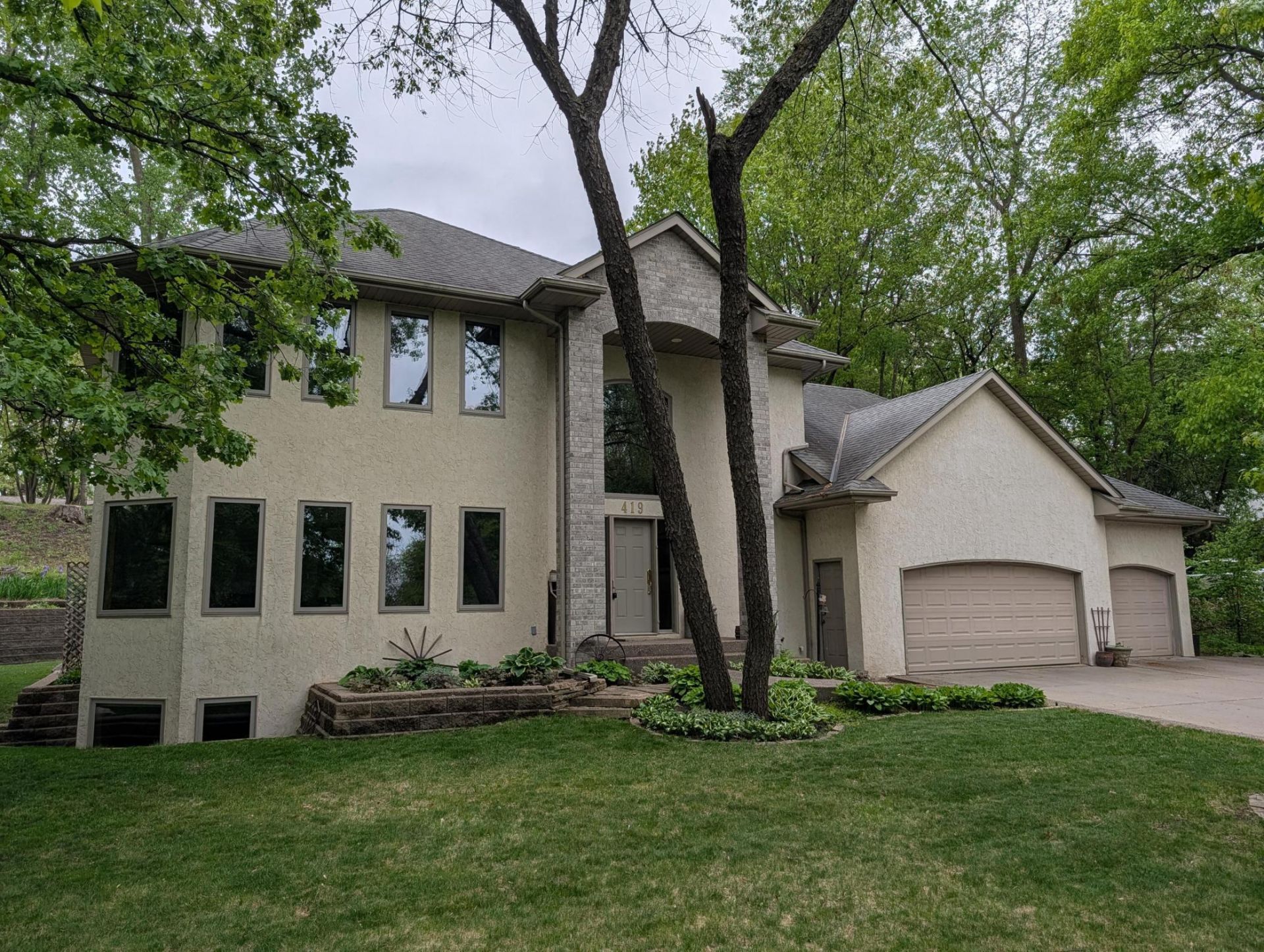 419 Brandywine Drive, Burnsville, MN 55337