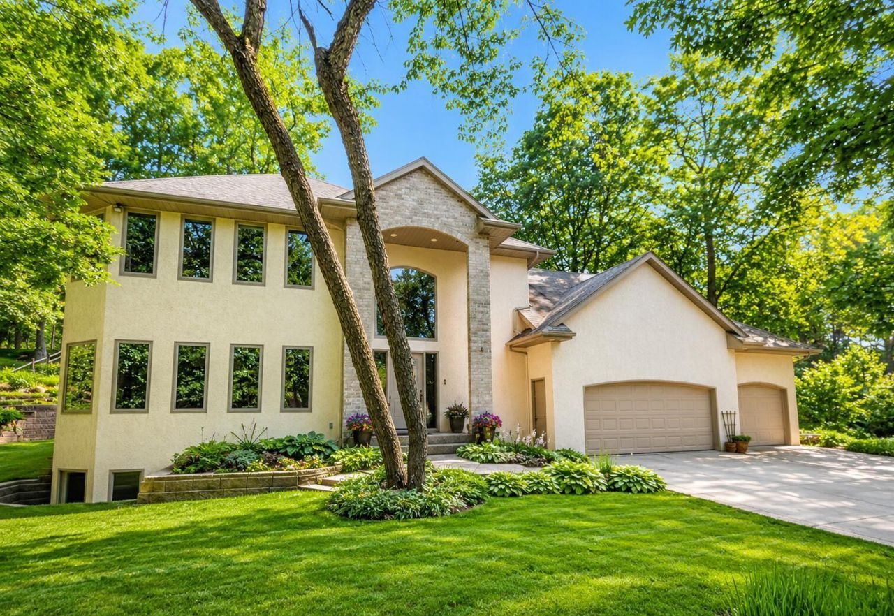419 Brandywine Drive, Burnsville, MN 55337