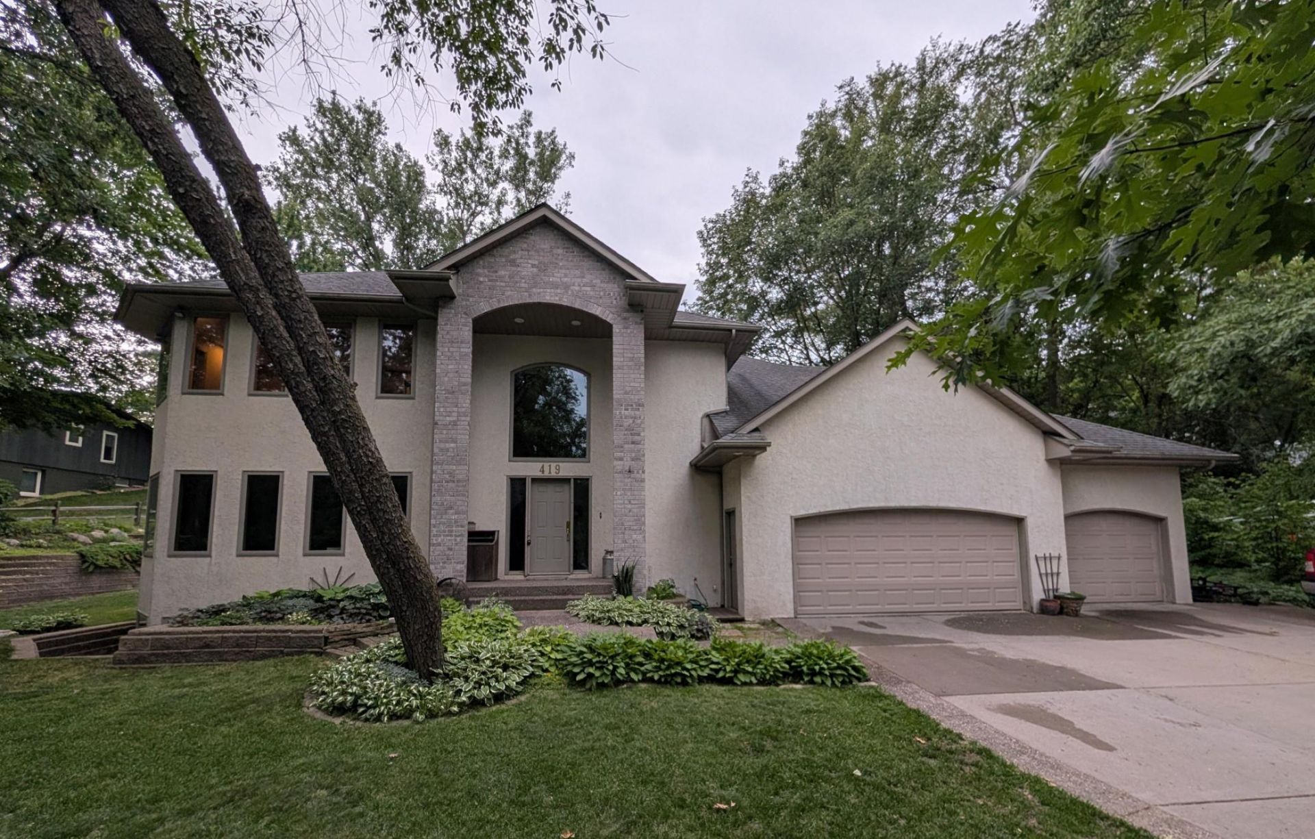 419 Brandywine Drive, Burnsville, MN 55337