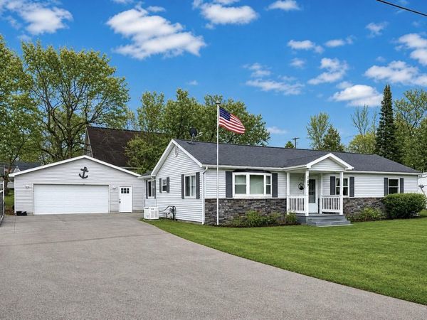 109 Flora Avenue, Houghton Lake, MI 48629