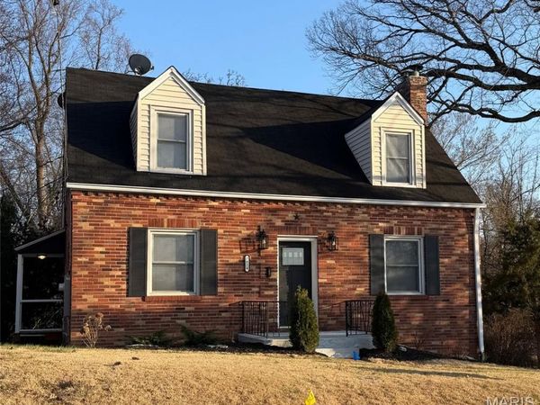 7824 Rosedale Drive , St Louis, MO 63121