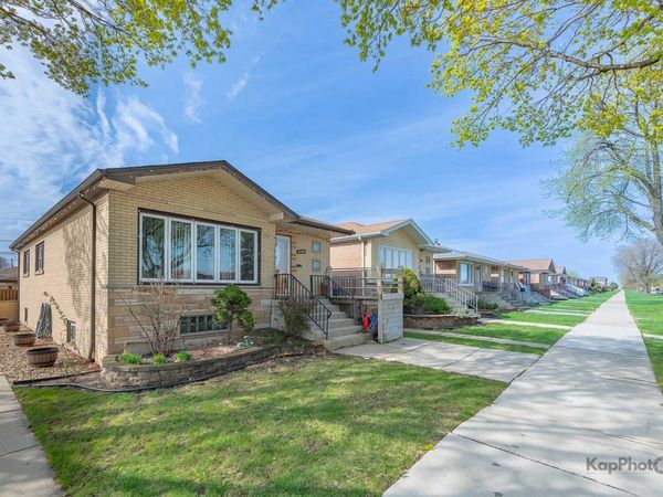 6101 W 63rd Place , Chicago, IL 60638