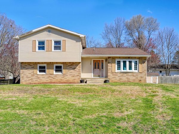 1190 Ferndale Road, Jackson, MI 49201