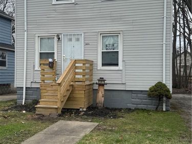 10604 Nelson Avenue, Cleveland, OH 44105