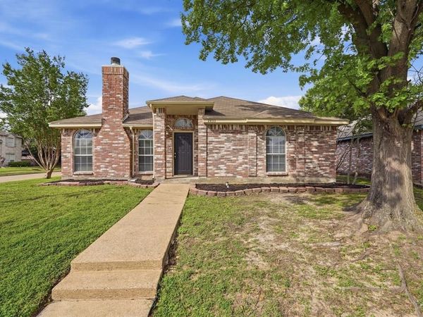 2833 Hidden Springs Drive, Mesquite, TX 75181
