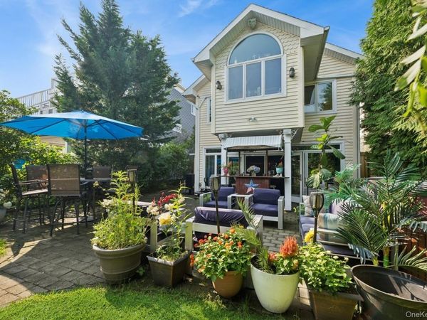 101 Bay St, East Atlantic Beach, NY 11561