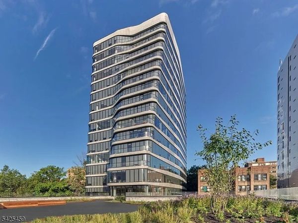 258 S Harrison St, East Orange, NJ 07018