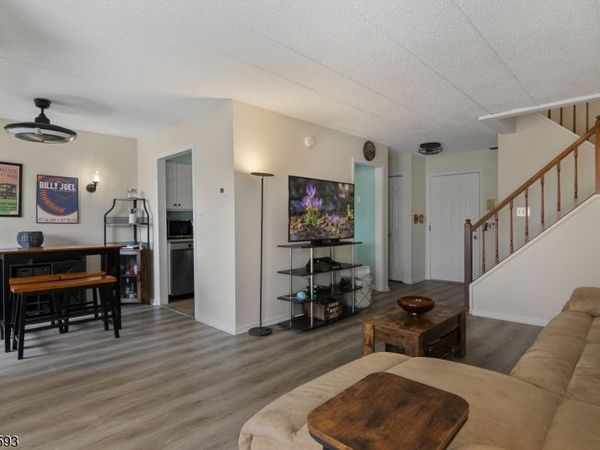 50 Iron Forge Sq, Pompton Lakes, NJ 07442