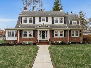 7 Harvard Place , Orchard Park, NY 14127