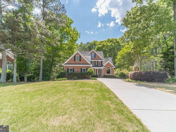 395 Amberbrook Circle, Grayson, GA 30017