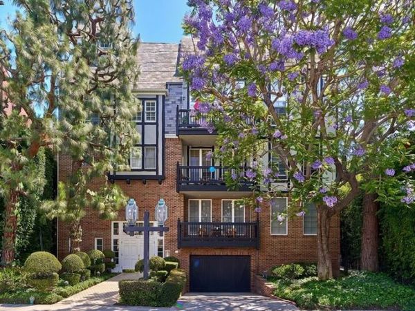 420 S Barrington Avenue, Unit 102, Los Angeles, CA 90049