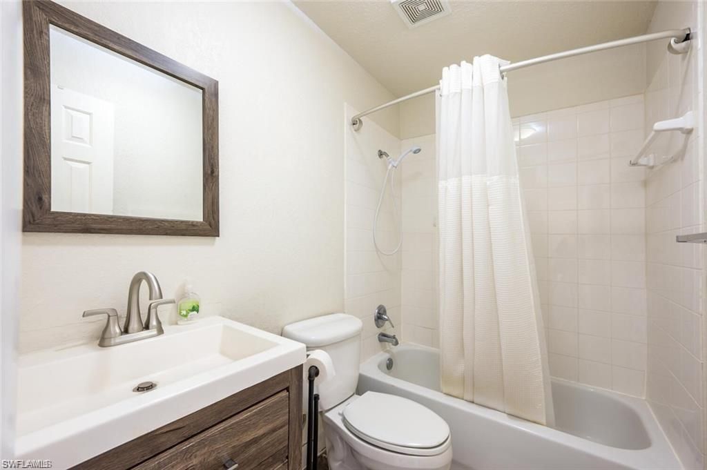 4625 Bayshore Dr, Unit D16, Naples, FL 34112 Photo