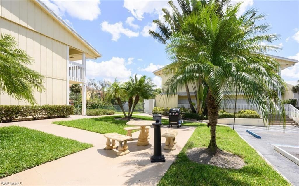 4625 Bayshore Dr, Unit D16, Naples, FL 34112 Photo