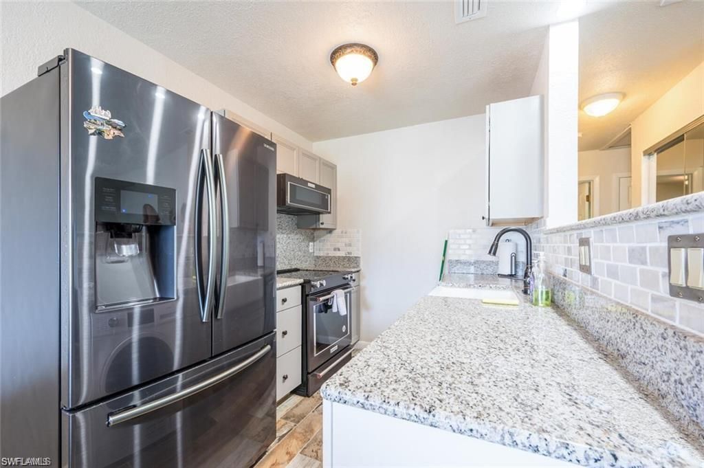 4625 Bayshore Dr, Unit D16, Naples, FL 34112 Photo