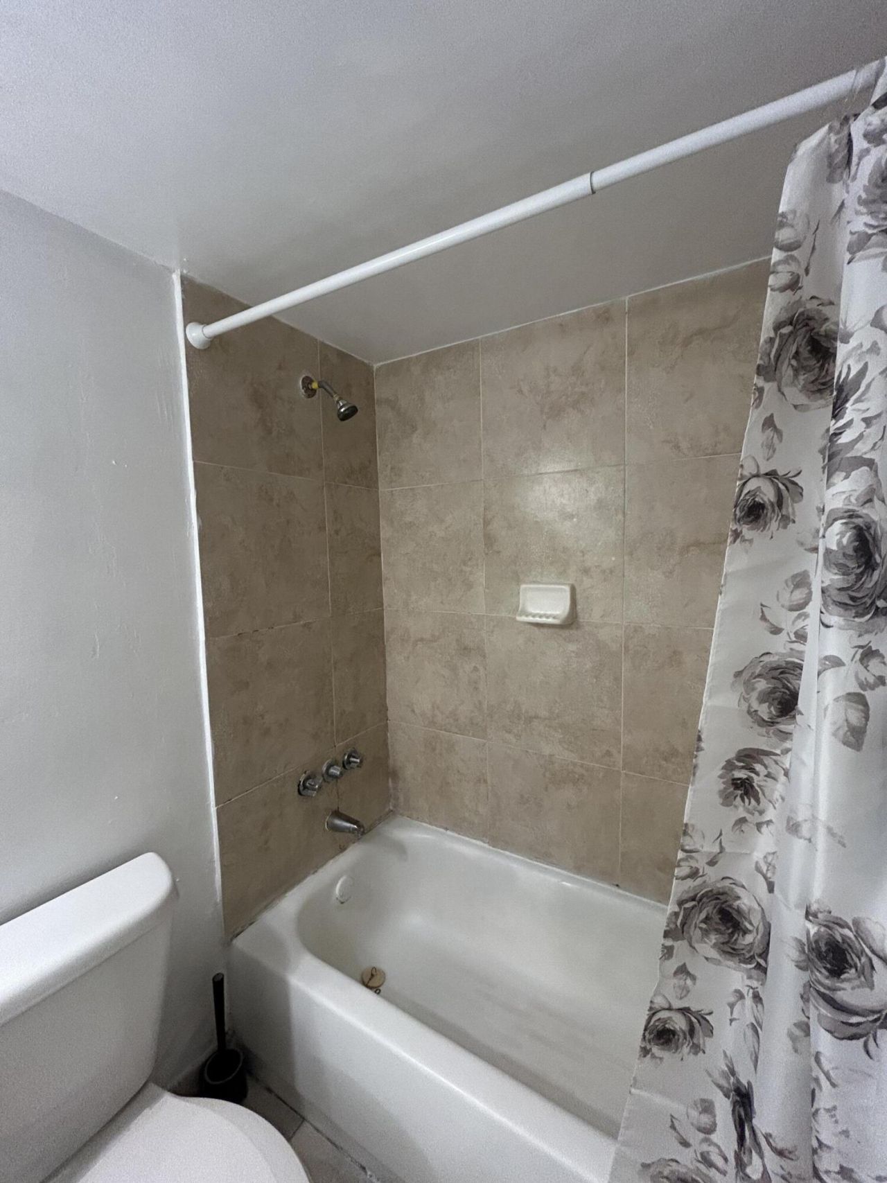 1805 Sans Souci Boulevard, Unit 507, North Miami, FL 33181 Photo