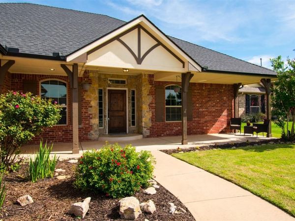 9029 NW 83rd Street, Yukon, OK 73099