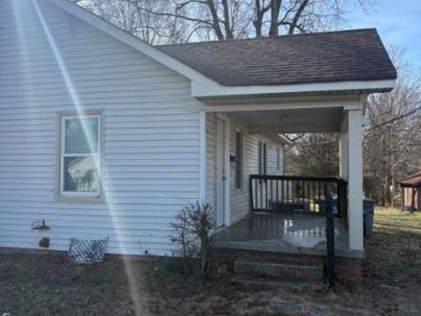 909 Grace Avenue , Kannapolis, NC 28083