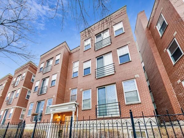 1328 W Belmont Avenue , Unit 3W, Chicago, IL 60657