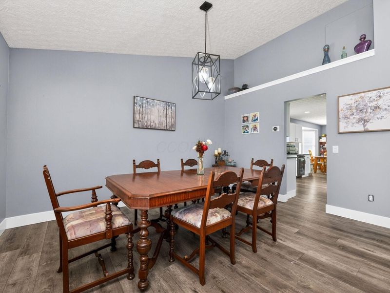1897 Iris Court, Grove City, OH 43123 Photo 8