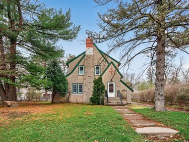 1749 Hamline Avenue N, Falcon Heights, MN 55113