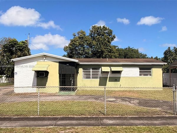 17221 NW 24th Pl, Miami Gardens, FL 33056