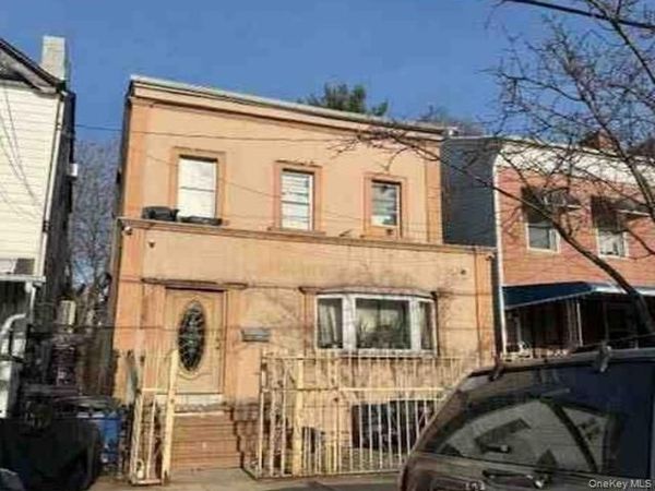 239 Warwick Street , Brooklyn, NY 11207