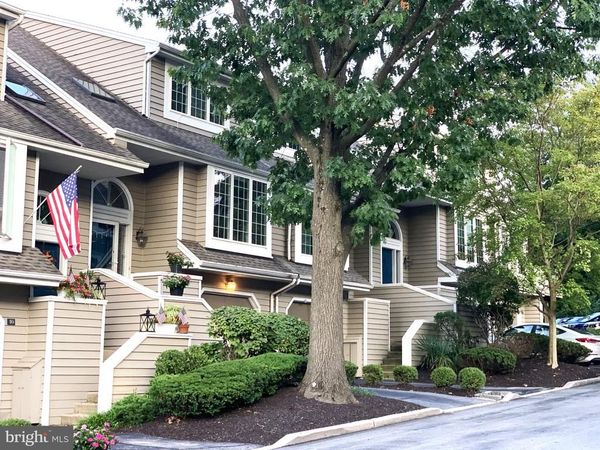 11 CABOT DRIVE , CHESTERBROOK, PA 19087