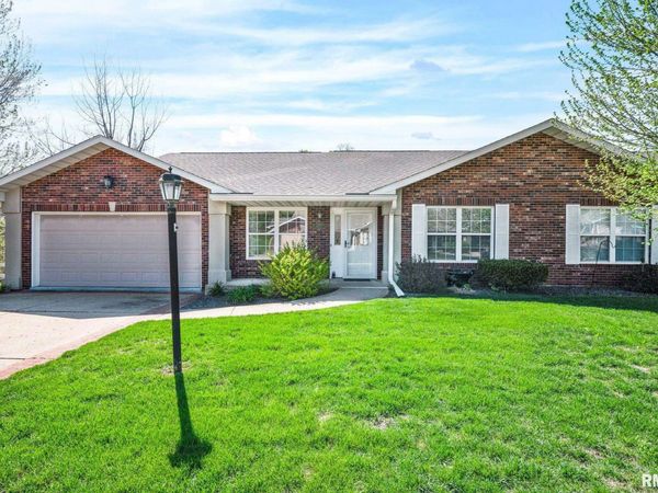 6917 N FLAGSTONE Court, Peoria, IL 61615