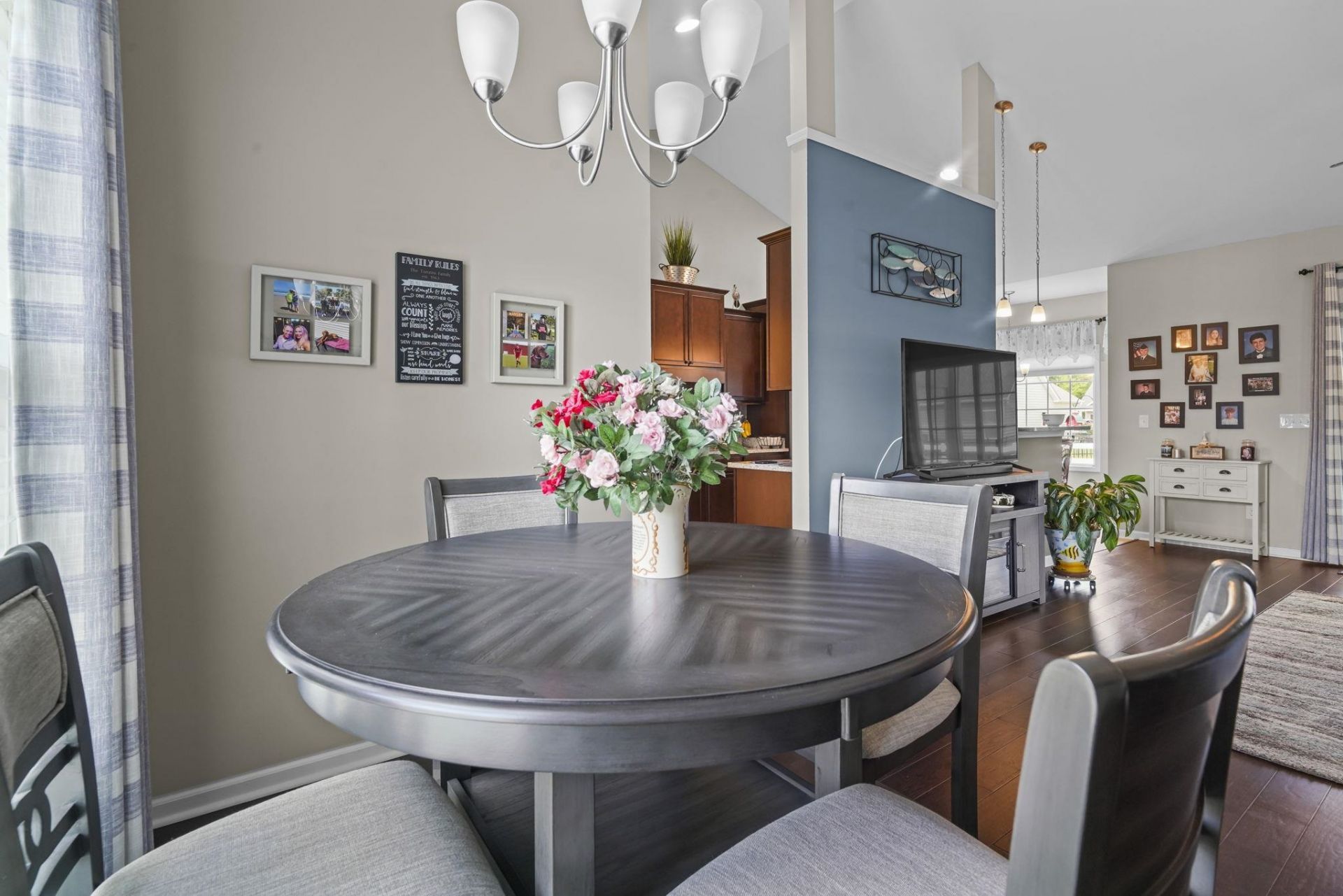 740 Weston Dr.  Photo 10