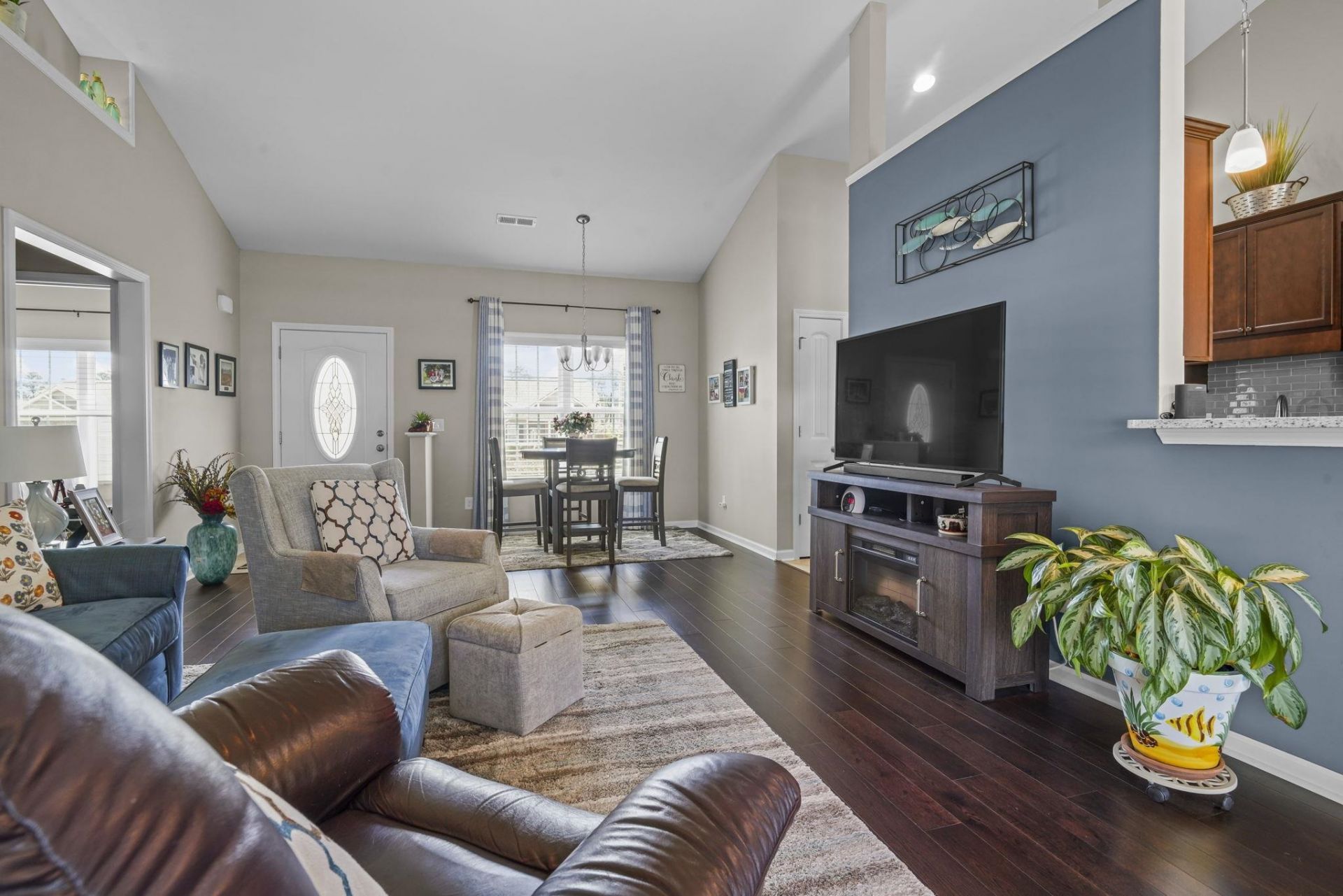 740 Weston Dr.  Photo 7