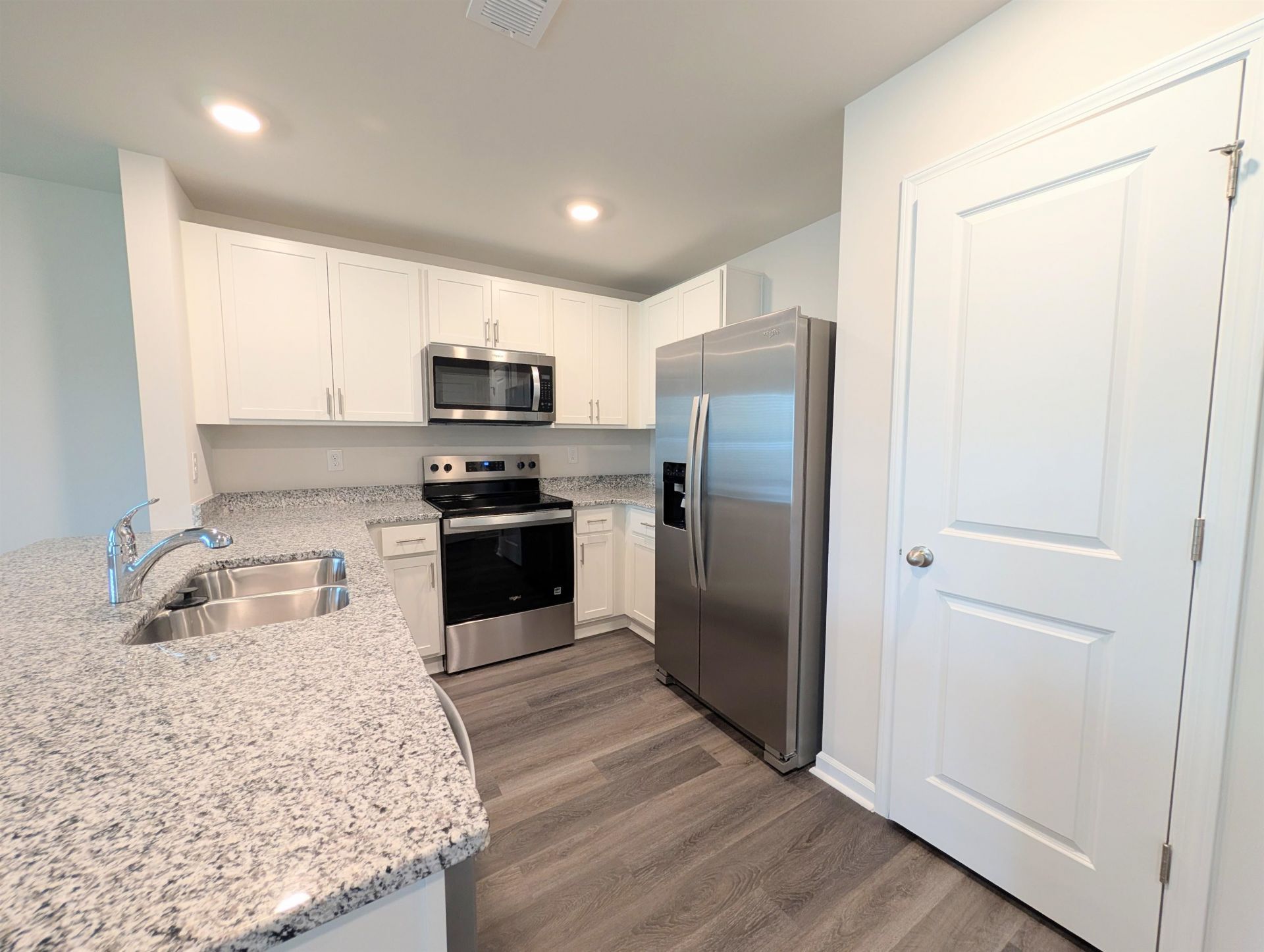 636 Golden Resin Rd  Photo 5