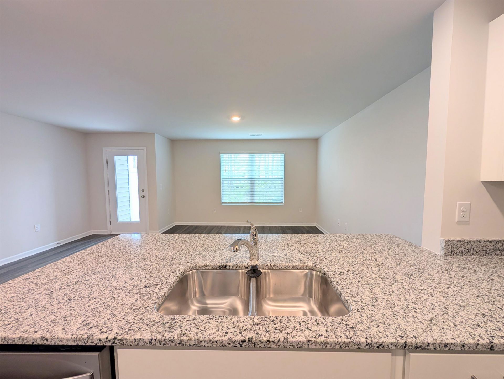 636 Golden Resin Rd  Photo 8