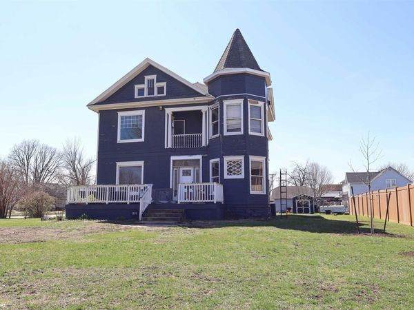 106 3Rd Avenue SE, State Center, IA 50247