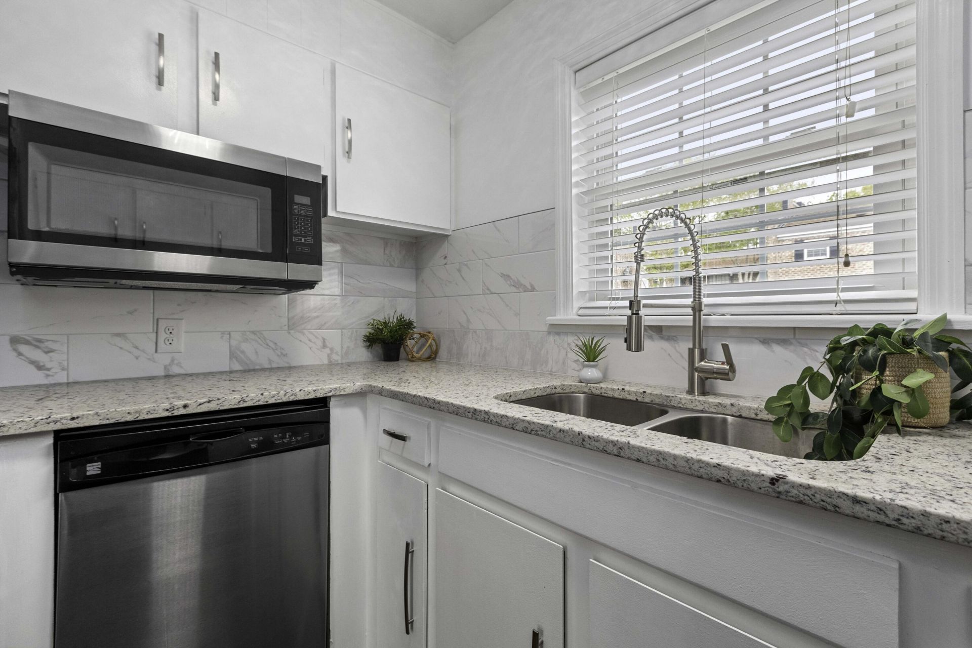 874 Colony Drive Photo 10