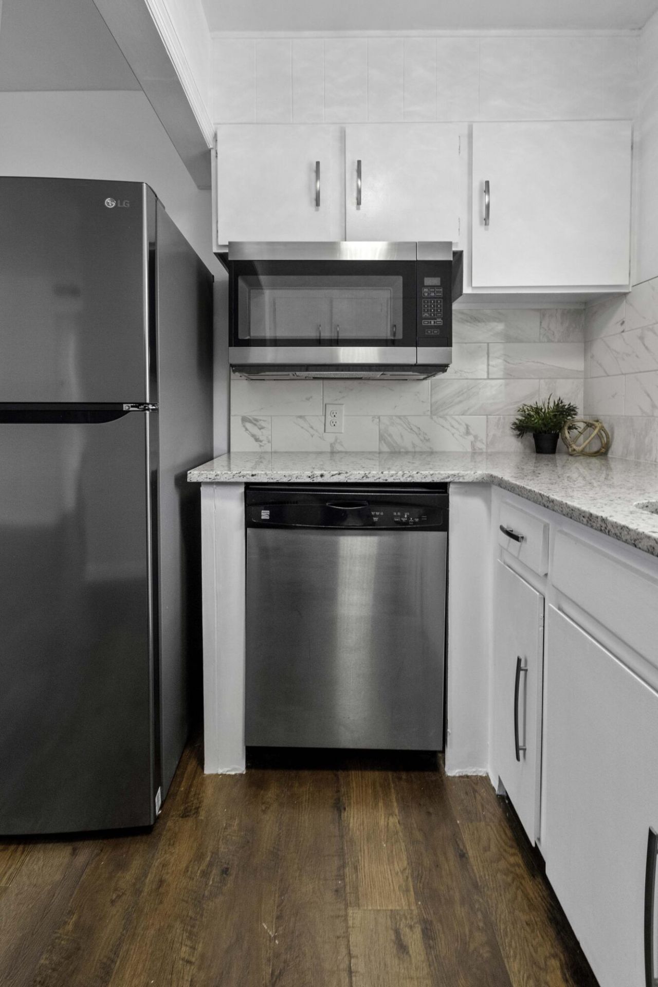 874 Colony Drive Photo 13