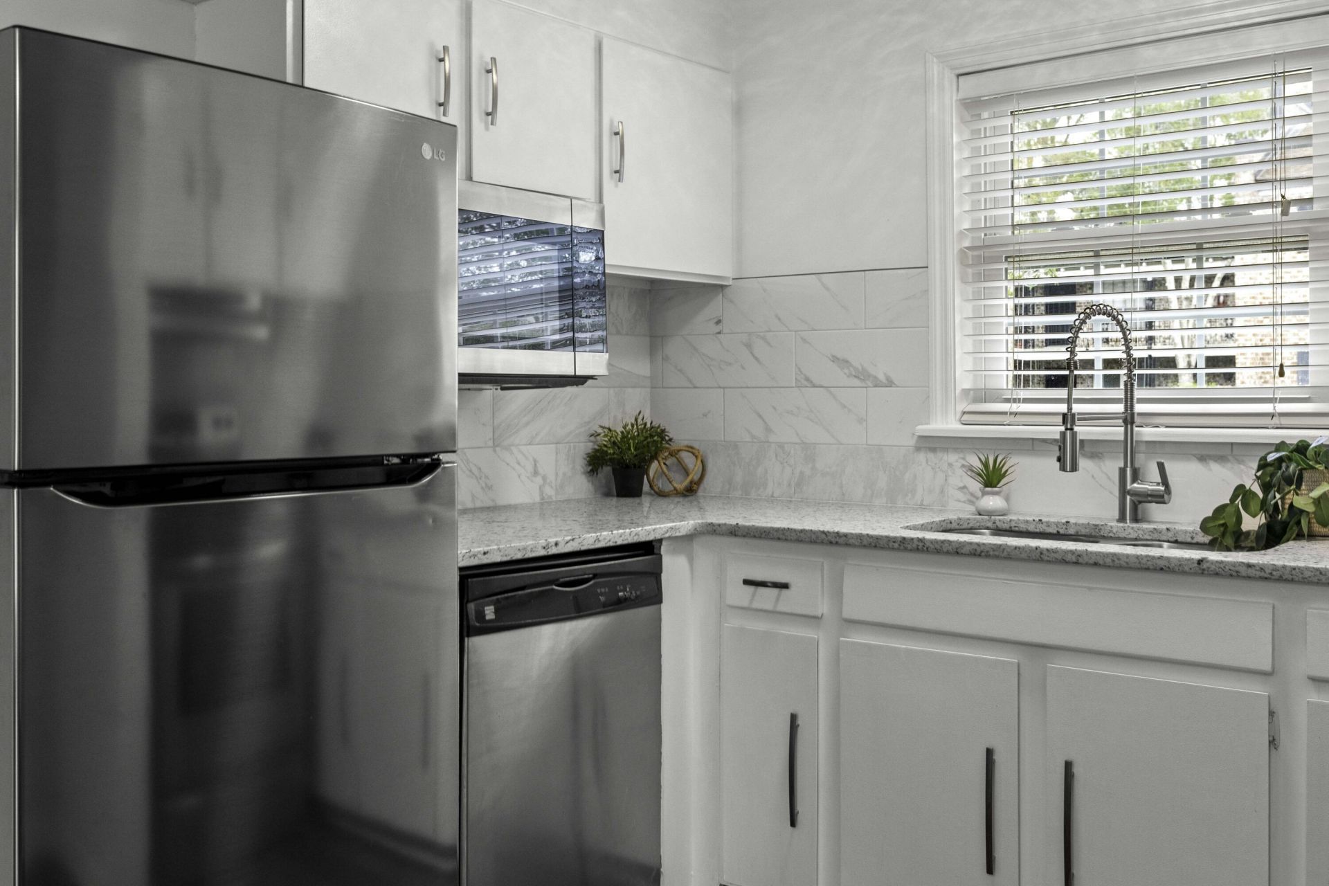 874 Colony Drive Photo 14