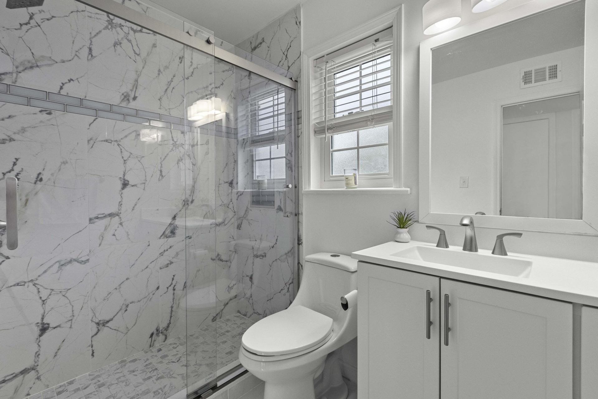 874 Colony Drive Photo 16