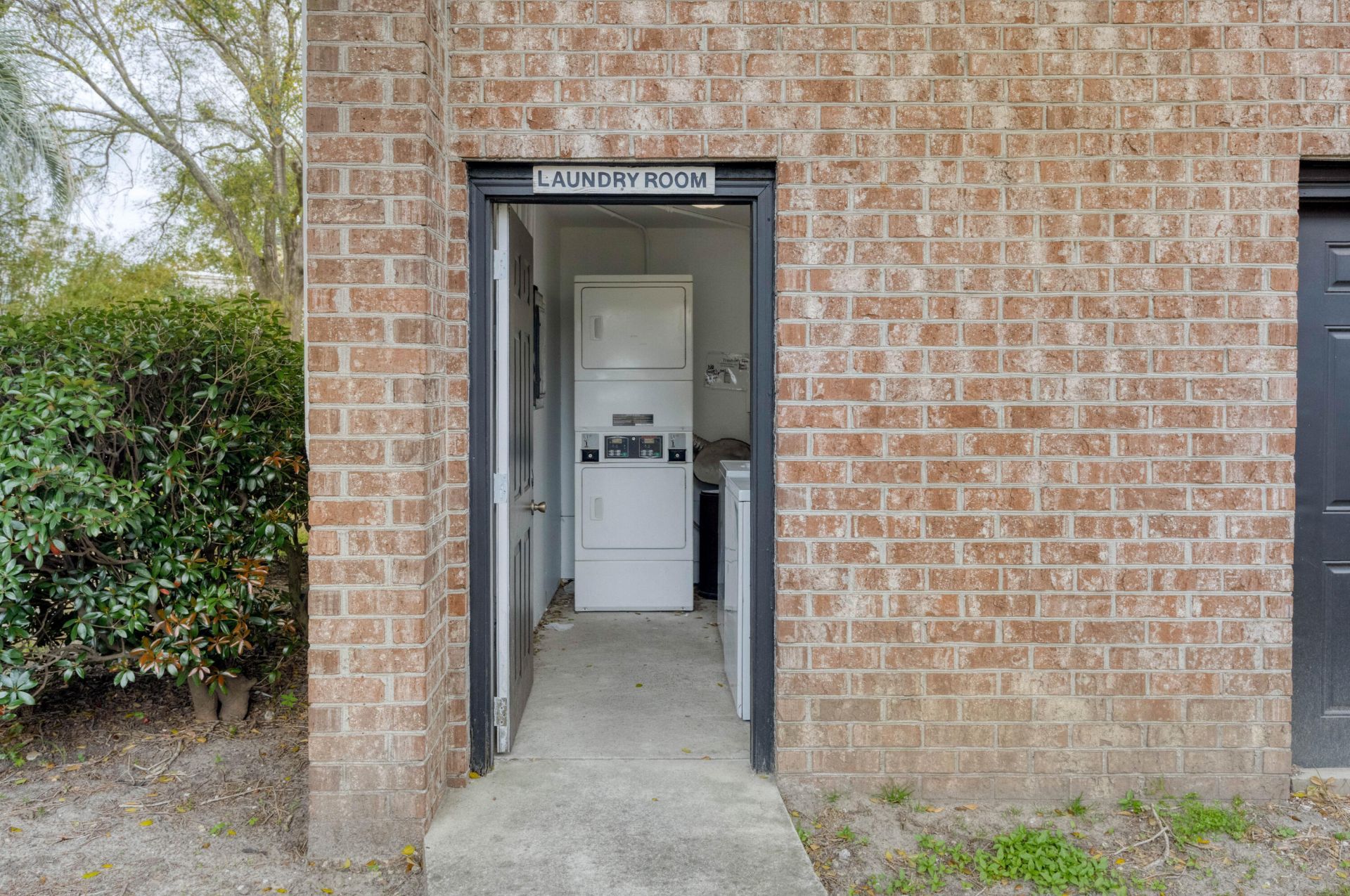 874 Colony Drive Photo 34