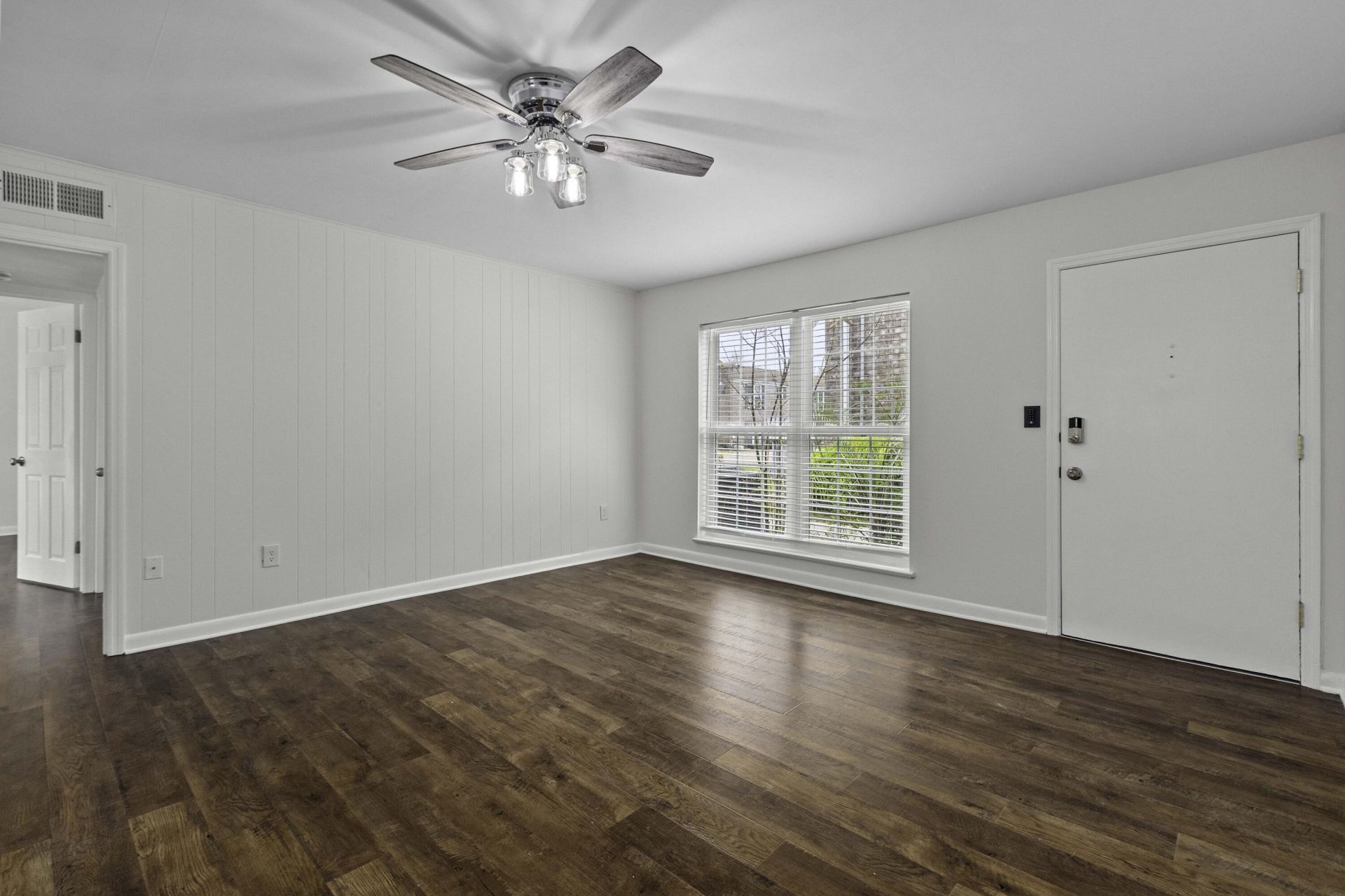 874 Colony Drive Photo 5