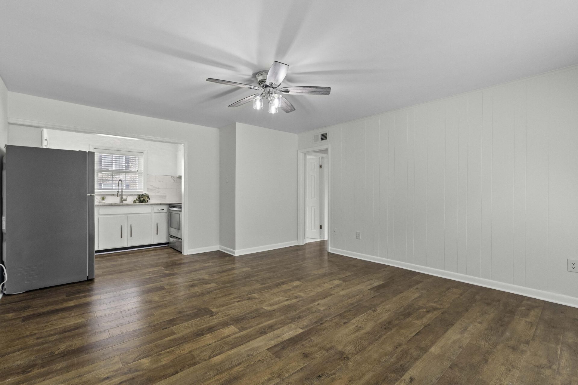 874 Colony Drive Photo 6