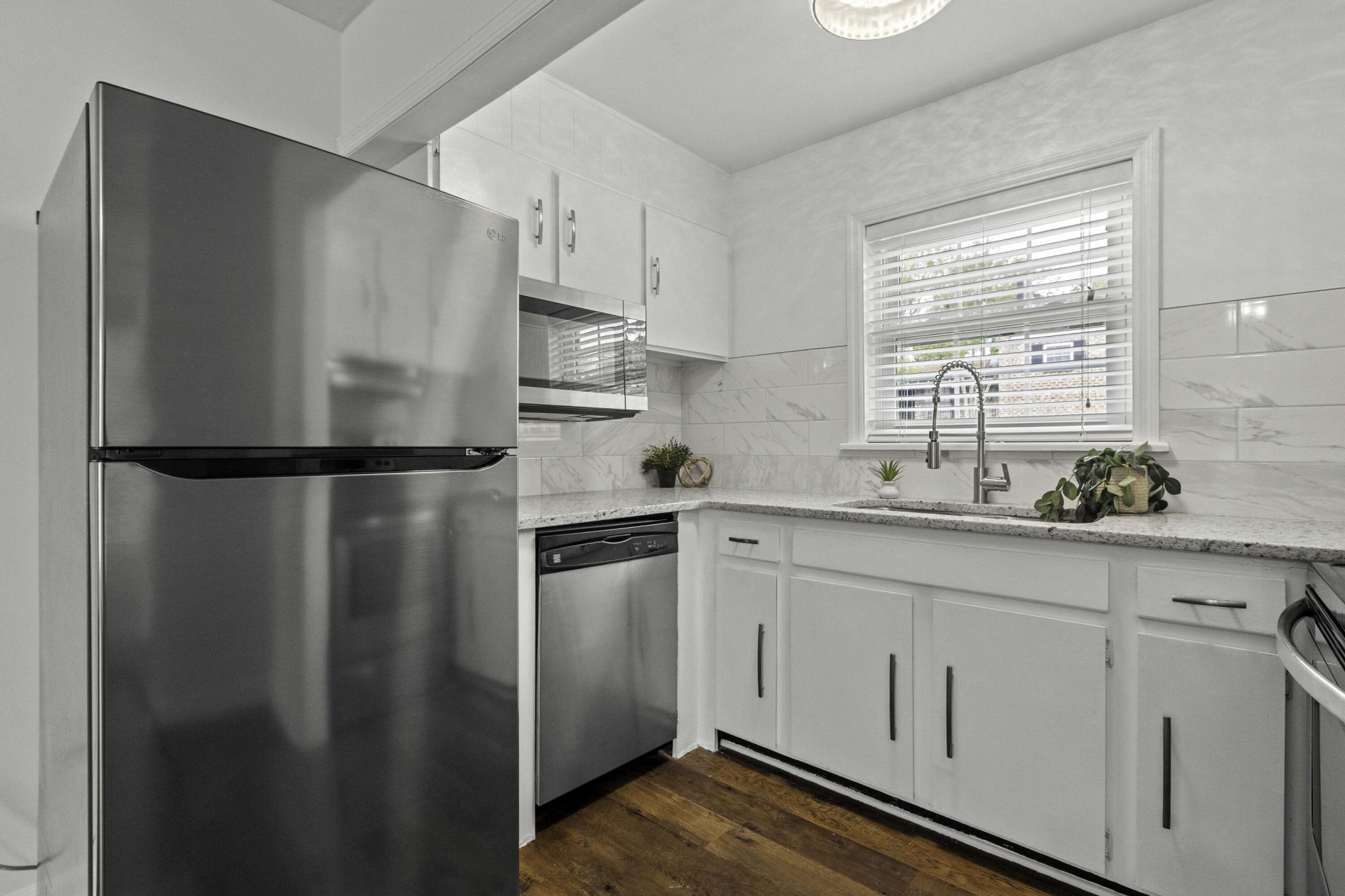 874 Colony Drive Photo 8