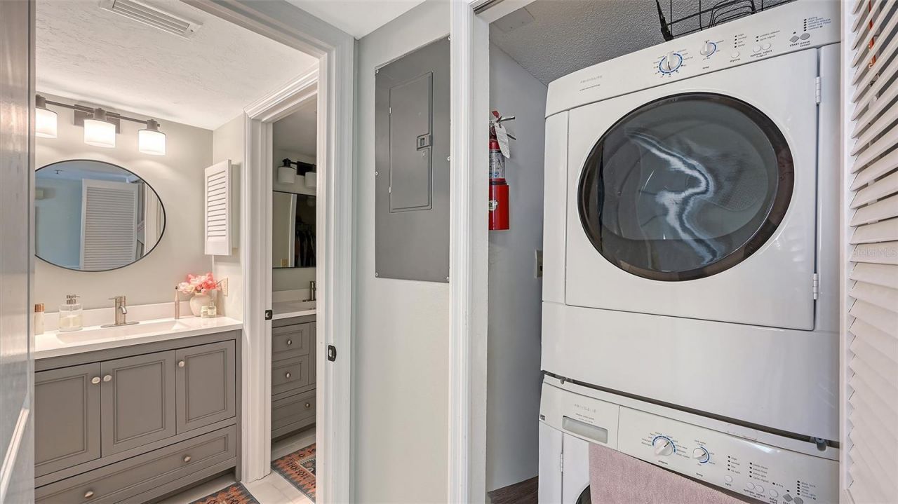 1203 Siesta Bayside Drive, Unit 1203-D, Sarasota, FL 34242 Photo