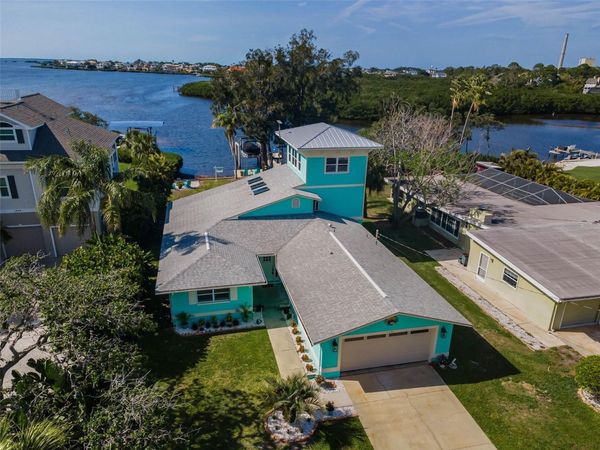1626 SEA BREEZE DRIVE , TARPON SPRINGS, FL 34689