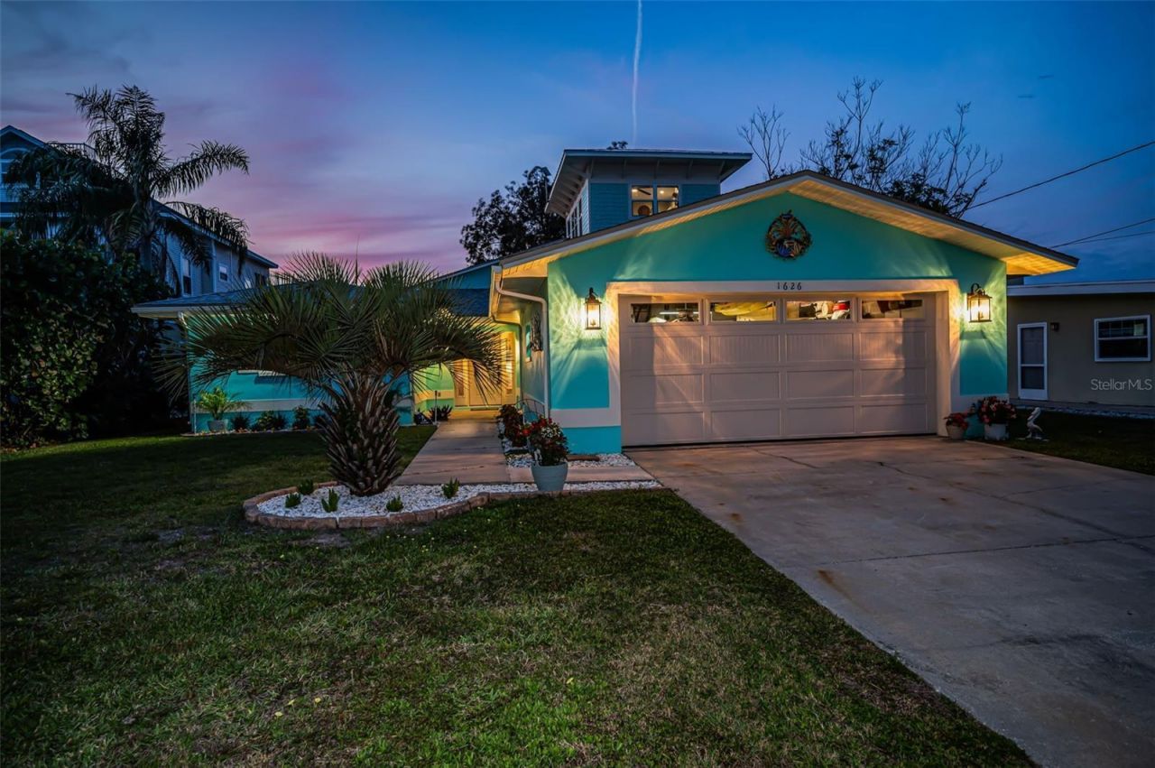 1626 Sea Breeze Drive, Tarpon Springs, FL 34689 Photo