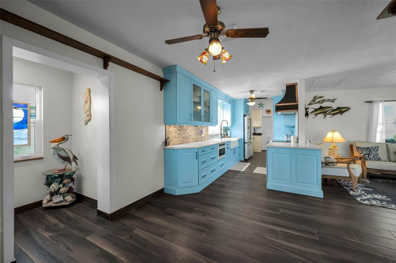 1626 Sea Breeze Drive, Tarpon Springs, FL 34689 Photo