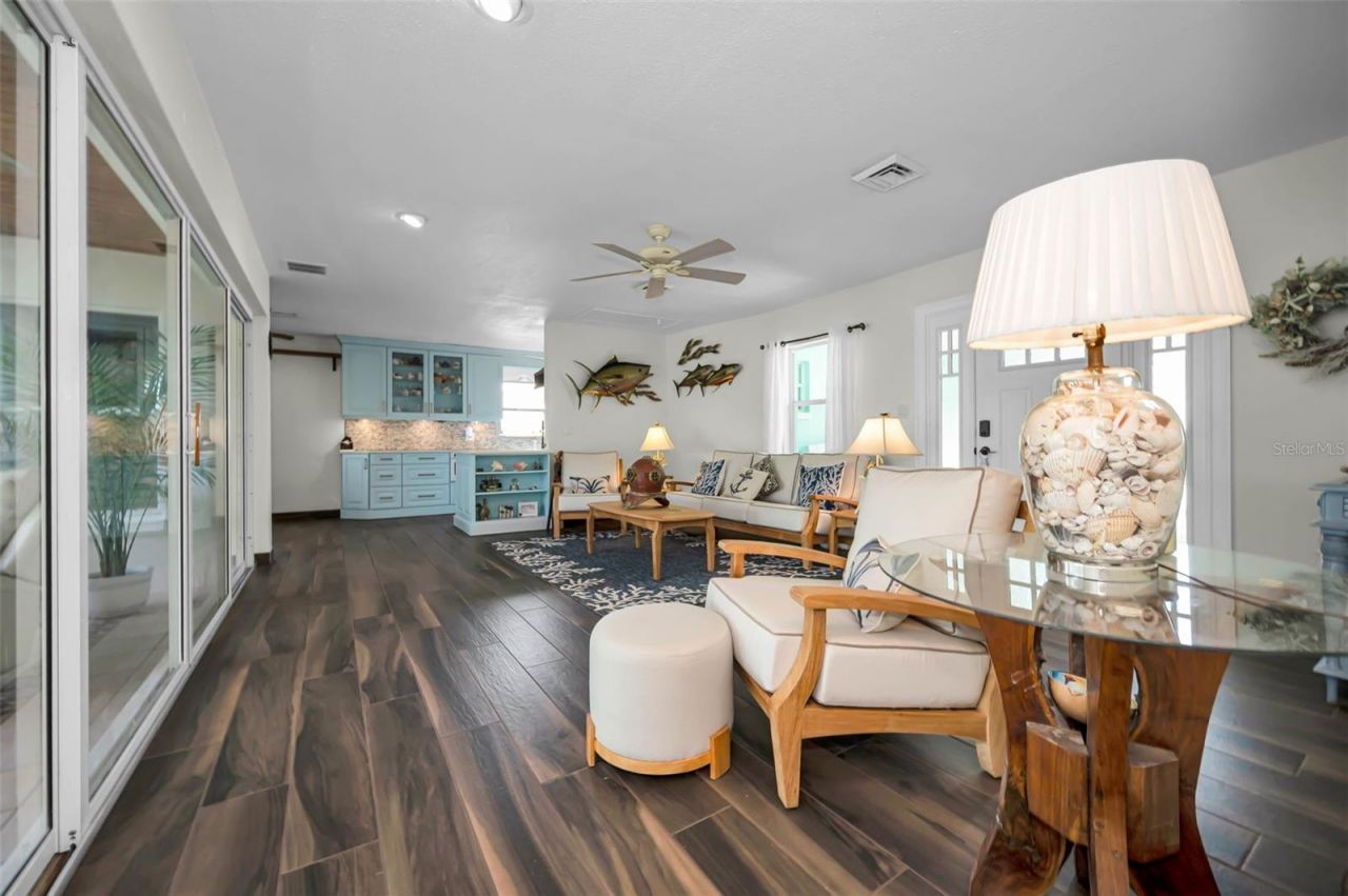 1626 Sea Breeze Drive, Tarpon Springs, FL 34689 Photo